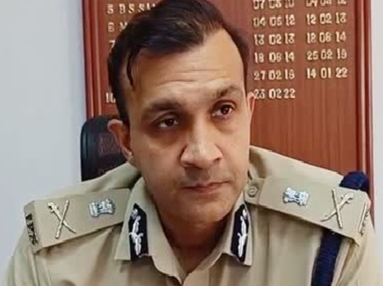 Witness in the corridors news bureaucracy political governance ias ips